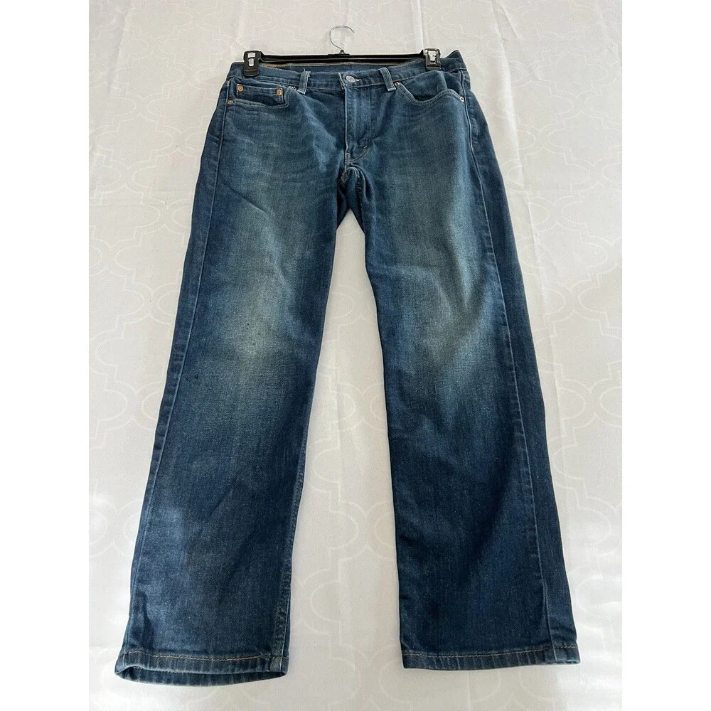Levi’s 514 Straight Fit Medium Wash Blue Denim Jeans Men’s 33x30